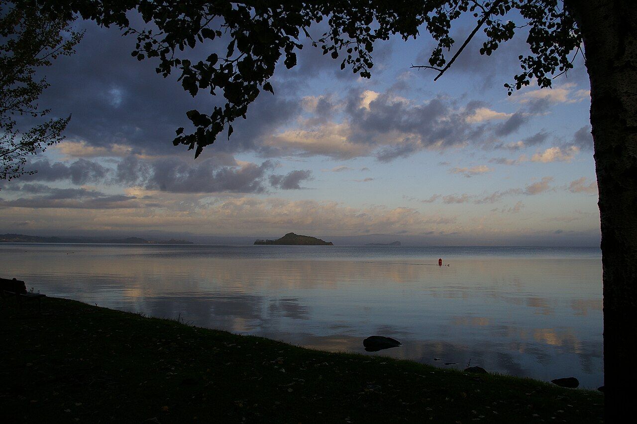 Battello al tramonto